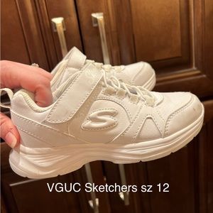 VGUC sketchers white tennis shoes